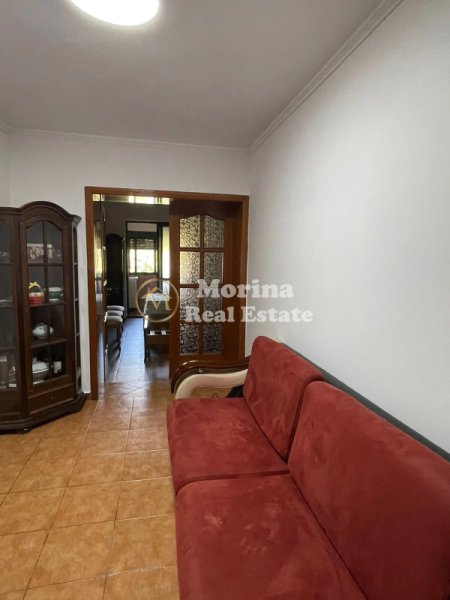 Tirane, jepet me qera apartament 1+1 Kati 3, 65 m² 450 € (Rruga Muhamet Gjollesha)
