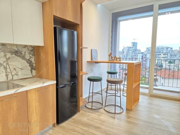 Tirane, jepet me qera apartament 2+1 Kati 5, 112 m² 1.200 € (Rr.Riza Cerova)