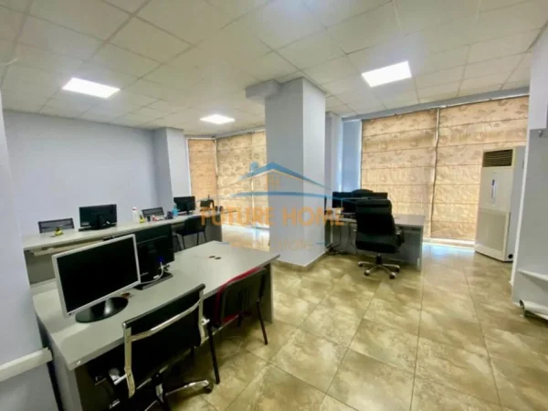 Tirane, shitet ambjent biznesi , 640 m² (Ambjenti pozicionohet tek Selvia)