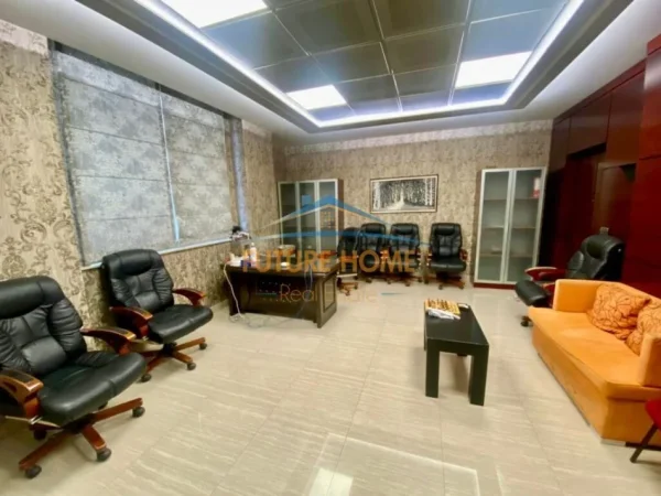 Tirane, shitet ambjent biznesi , 640 m² (Ambjenti pozicionohet tek Selvia)