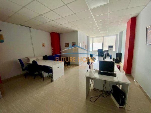 Tirane, shitet ambjent biznesi , 640 m² (Ambjenti pozicionohet tek Selvia)