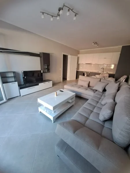 Tirane, jepet me qera apartament 2+1+Ballkon Kati 2, 120 m² 500 € (Vila l 2)