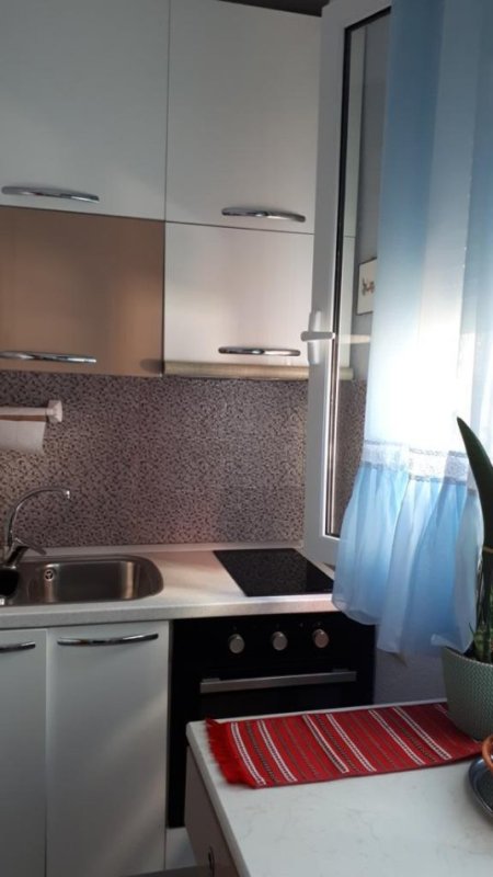 Tirane, jepet me qera apartament 2+1 Kati 5, 60 m² 600 € 