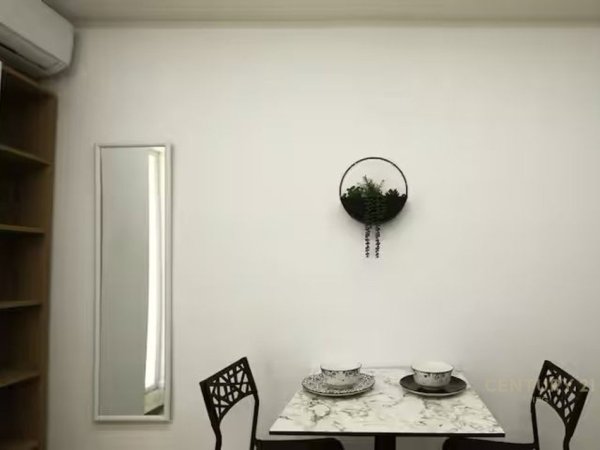 Tirane, jepet me qera garsonier Kati 1, 27 m² 550 € (Rruga e Kavajes)