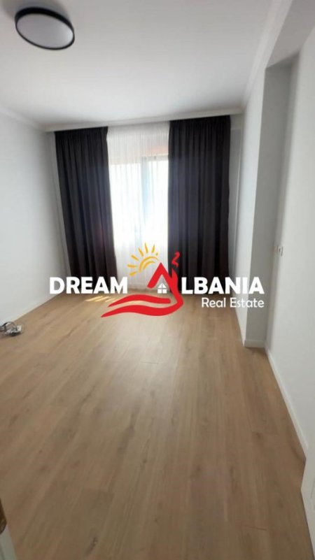 Tirane, jepet me qera apartament 3+1+Ballkon Kati 7, 160 m² 1.000 € (te Rruga e Durresit prane Colosseut)