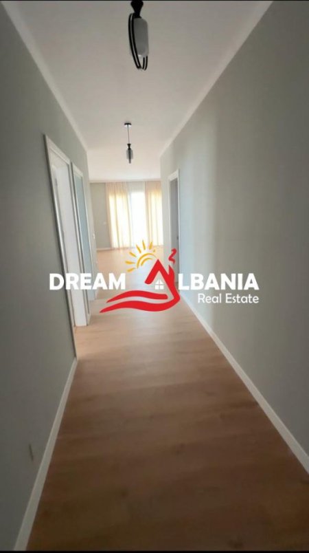 Tirane, jepet me qera apartament 3+1+Ballkon Kati 7, 160 m² 1.000 € (te Rruga e Durresit prane Colosseut)