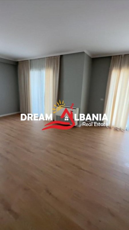 Tirane, jepet me qera apartament 3+1+Ballkon Kati 7, 160 m² 1.000 € (te Rruga e Durresit prane Colosseut)