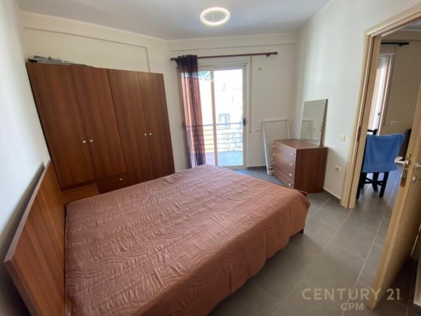 Tirane, shitet apartament 1+1+Ballkon Kati 2, 74 m² 148.000 € (Liqeni i thate)