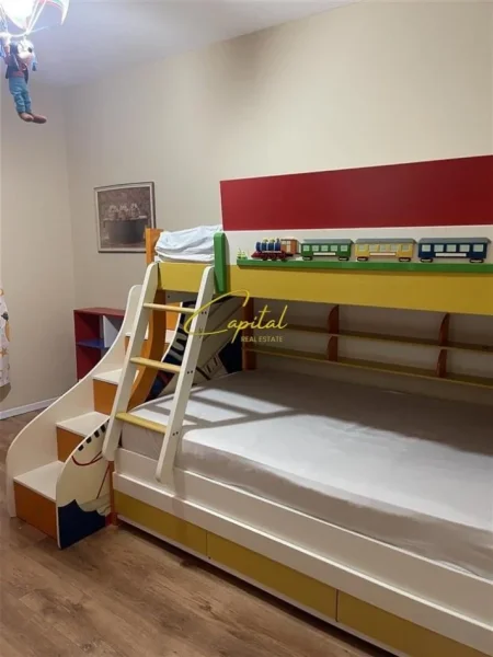 TIRANE, jepet me qera apartament 2+1 Kati 1, 100 m² 600 € (ISH RESTORANT DURRESI)