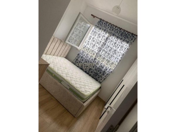 Tirane, shitet apartament 1+1+Ballkon Kati 4, 60 m² 75.000 € (Linze)