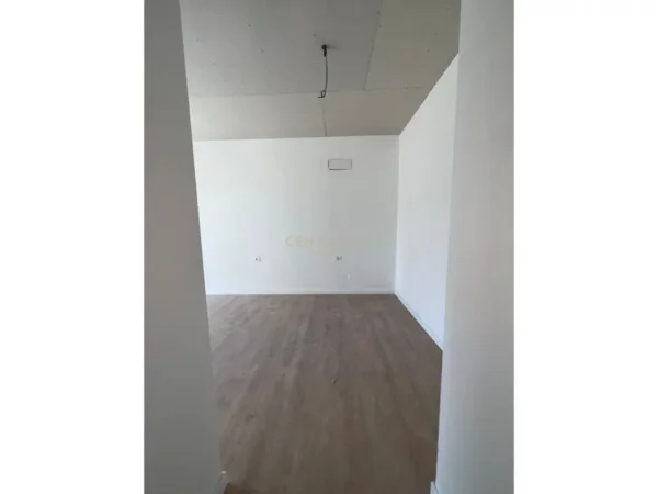 Tirane, shitet apartament 2+1+Ballkon Kati 2, 124 m² (rruga e ullishtes)