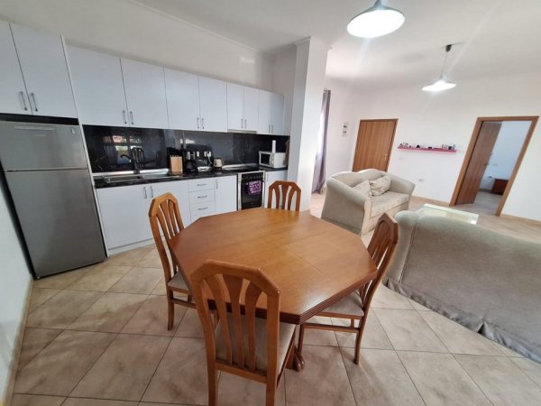 Tirane, jepet me qera apartament 1+1+Aneks+Ballkon Kati 4, 85 m² 350 € 