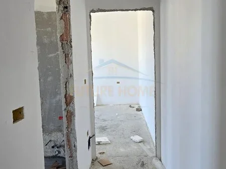 Tirane, shitet apartament 1+1 Kati 2, 70 m² 190.620 € (Kompleksi Square 21)