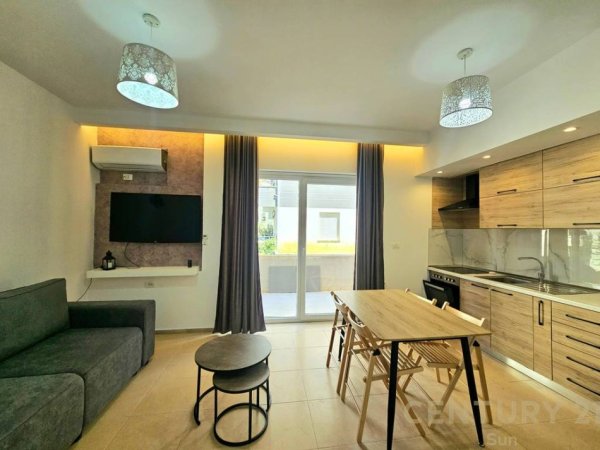 Tirane, jepet me qera apartament 2+1 Kati 2, 100 m² 500 € 