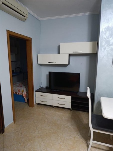Tirane, jepet me qera apartament 2+1 Kati 4, 85 m² 400 € (YZBERISHT)