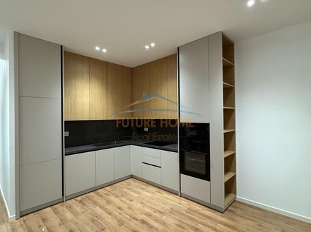 Tirane, jepet me qera apartament 3+1+Ballkon Kati 7, 134 m² 2.300 € (Stadiumi Air Albania)
