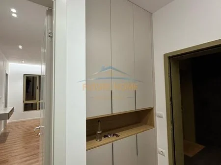 Tirane, jepet me qera apartament 3+1+Ballkon Kati 7, 134 m² 2.300 € (Stadiumi Air Albania)