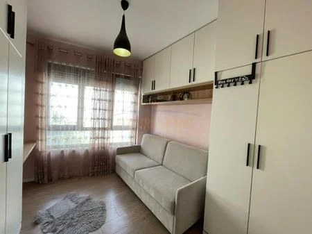 Tirane, jepet me qera apartament 2+1 Kati 3, 78 m² 750 € (Rruga Frosina Plaku)