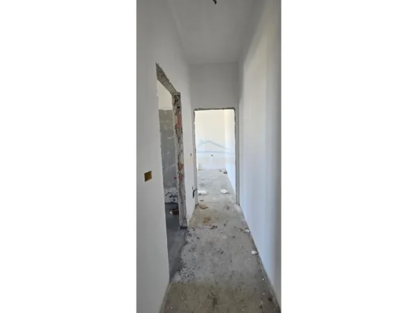 Shitet, Apartament 1+1, Kompleksi Square 21, Tiranë