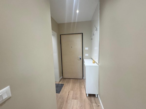Tirane, jepet me qera apartament 2+1+Aneks+Ballkon Kati 5, 120 m² 700 € (Bulevardi i Ri)