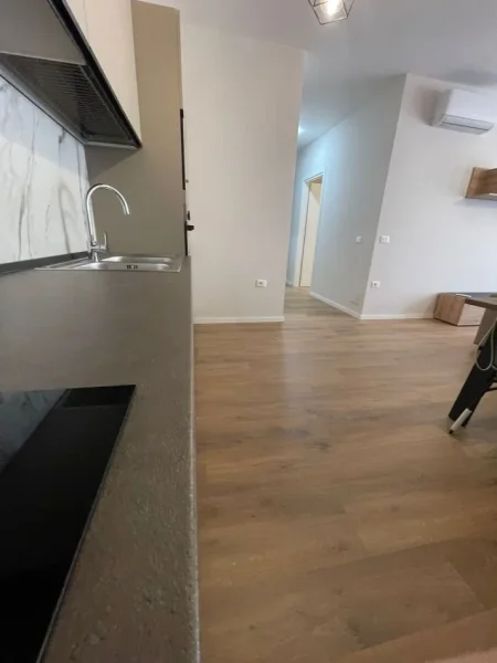 Tirane, jepet me qera apartament 2+1+Ballkon Kati 2, 100 m² 700 € (Don Bosko)