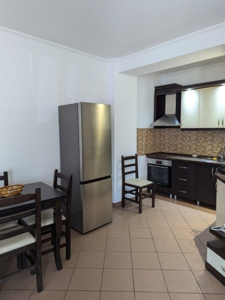 Tirane, jepet me qera apartament 2+1+Ballkon Kati 2, 110 m² 720 € (Rruga Doria D&#039;Istria)