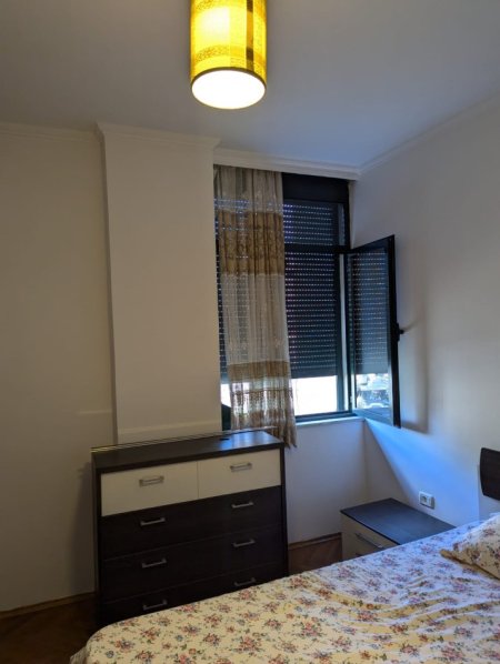 Tirane, jepet me qera apartament 2+1+Ballkon Kati 2, 110 m² 720 € (Rruga Doria D&#039;Istria)