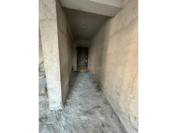 Shitje, Penthouse, Bulevardi Zhan Dark,Tiranë.