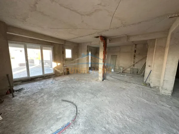 Shitje, Penthouse, Bulevardi Zhan Dark,Tiranë.