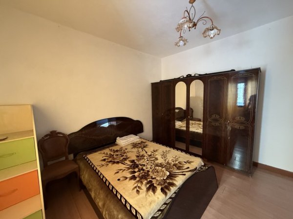 Tirane, jepet me qera shtepi 1+1+Ballkon Kati 0, 70 m² 250 € (Osman jonuzi)