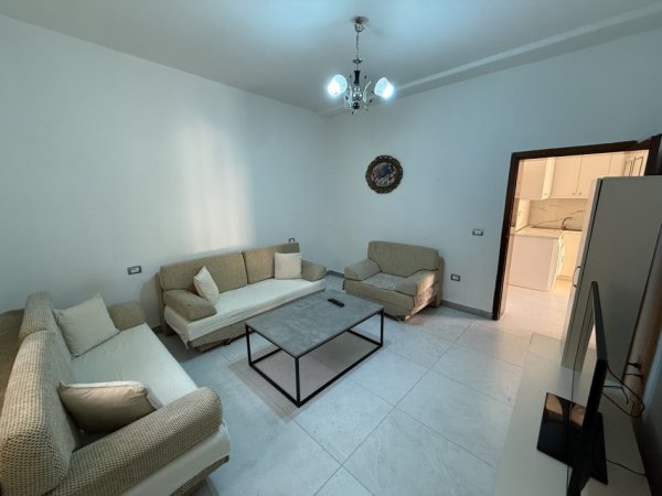 Tirane, jepet me qera shtepi 1+1+Ballkon Kati 0, 70 m² 250 € (Osman jonuzi)