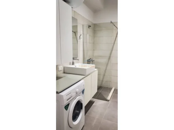0683487469 Tirane, jepet me qera apartament 1+1 Kati 8, 66 m² 400 € (Kompleksi Mangalem)