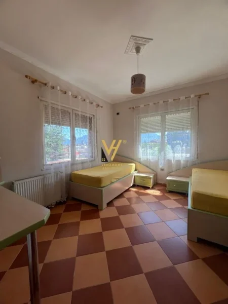Tirane, jepet me qera Vile 2 Katshe Kati 0, 252 m² 1.200 € (SELITE)