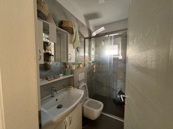 Qerret, shitet apartament 1+1 Kati 3, 63 m² 150.000 € (Qerret)