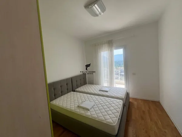 Tirane, jepet me qera apartament 2+1+Ballkon Kati 4, 98 m² 800 € (KODRA E DIELLIT)
