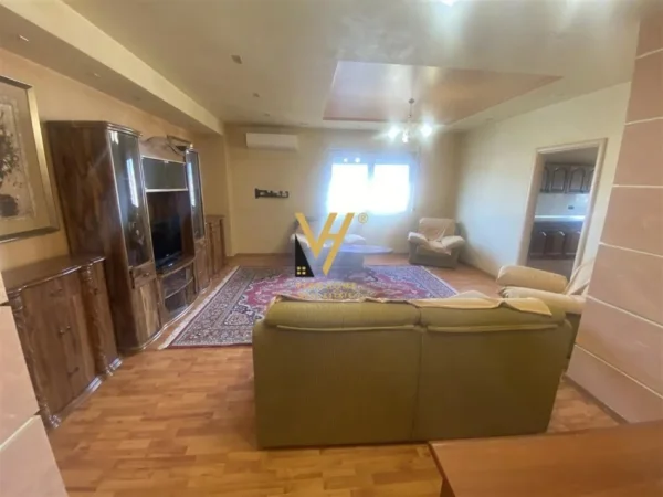 Tirane, jepet me qera apartament 3+1+Ballkon Kati 12, 170 m² 800 € (BRRYLI)