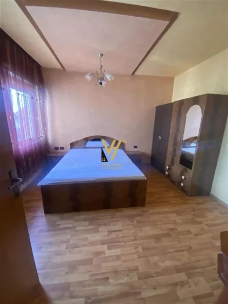 Tirane, jepet me qera apartament 3+1+Ballkon Kati 12, 170 m² 800 € (BRRYLI)