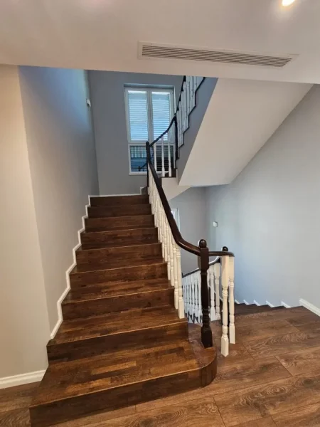 Tirane, jepet me qera Vile 3 Katshe Kati 3, 800 m² 5.000 € (Akacia Hills)
