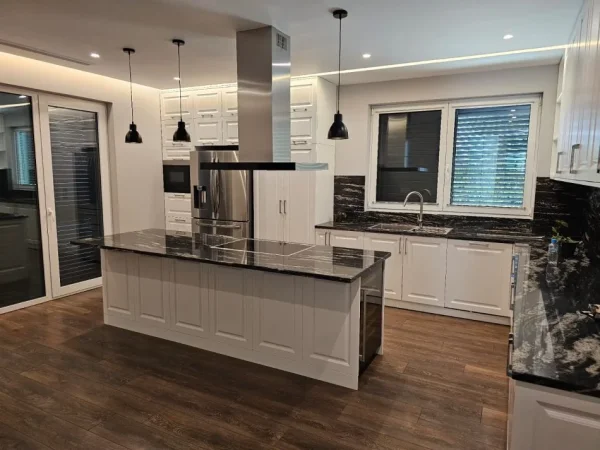 Tirane, jepet me qera Vile 3 Katshe Kati 3, 800 m² 5.000 € (Akacia Hills)