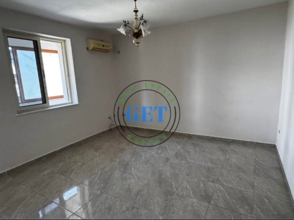 Durres, shitet apartament 1+1 Kati 2, 60 m² 65.000 € (stadiumi)