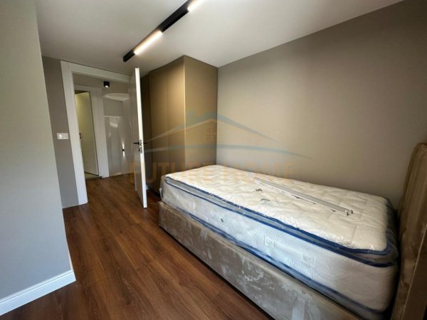 Tirane, shitet apartament duplex 2+1+Aneks Kati 1, 104 m² 160.000 € (Golden Park)