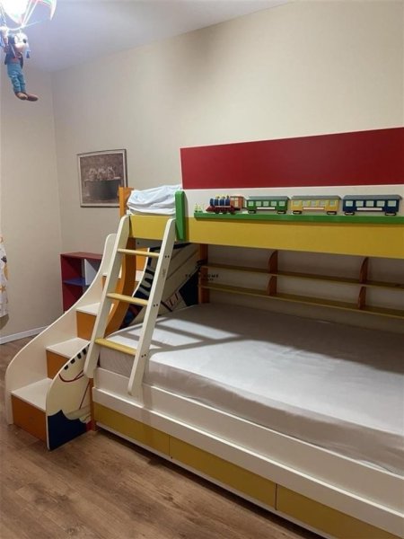 Tirane, jepet me qera apartament 2+1 Kati 1, 100 m² 600 € (STACIONI TRENIT)