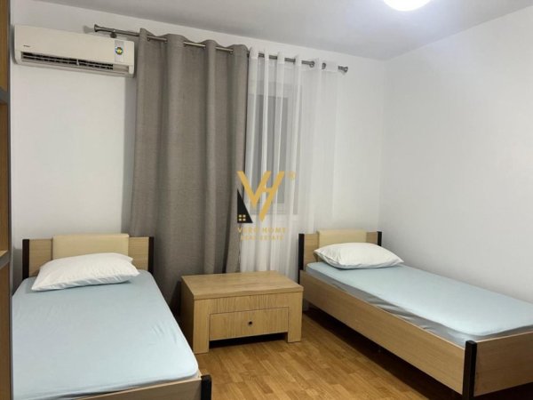 Tirane, jepet me qera apartament 2+1+Ballkon Kati 5, 105 m² 500 € (DELIJORGJI)