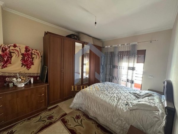 Tirane, shes 2+1+Ballkon Kati 5, 92 m² 