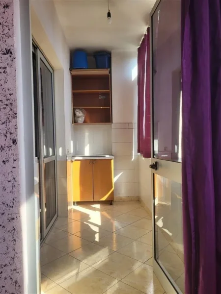 Tirane, jepet me qera apartament 2+1 Kati 5, 70 m² 450 € (Vila L , Astir)