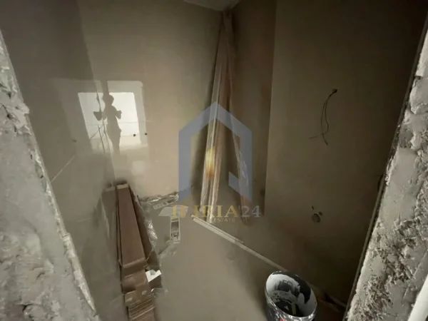 Tirane, shitet apartament 1+1 Kati 1, 73 m² 