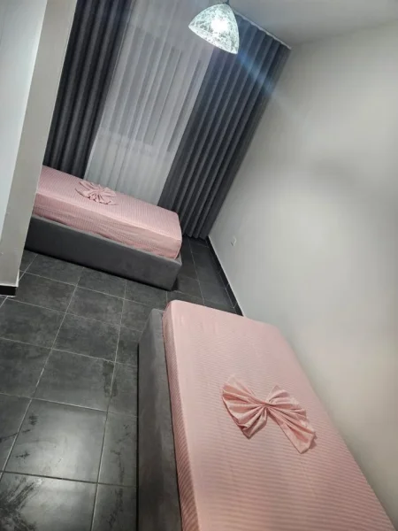 Tirane, jepet me qera apartament 2+1 Kati 3, 84 m² 450 € 