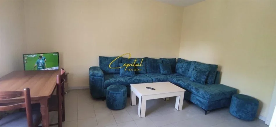 Tirane, jepet me qera apartament 2+1 Kati 4, 500 m² 500 € (BULEVARDI ZOGU I)