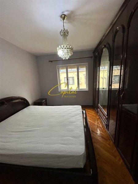 Tirane, jepet me qera apartament 2+1 Kati 4, 500 m² 500 € (BULEVARDI ZOGU I)