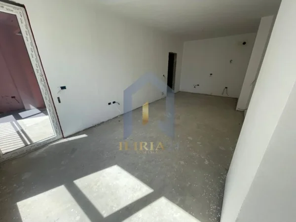 Tirane, shes apartament 1+1+Ballkon Kati 1, 73 m² 155.000 €